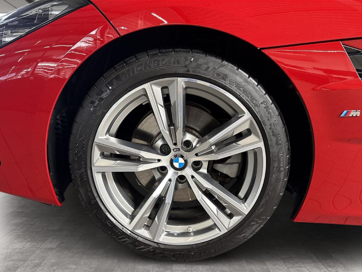BMW Z4 sDrive20i mit Detailansicht auf die Felgen