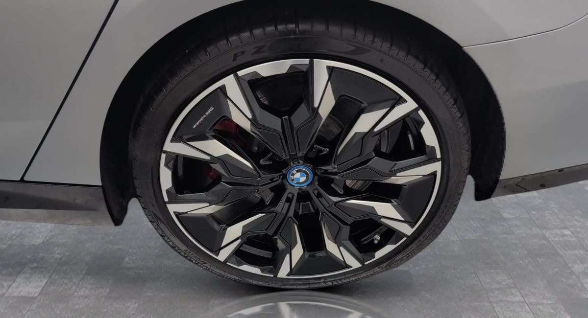 Originalaufnahme des Fahrzeugs Originalaufnahme des Fahrzeugs