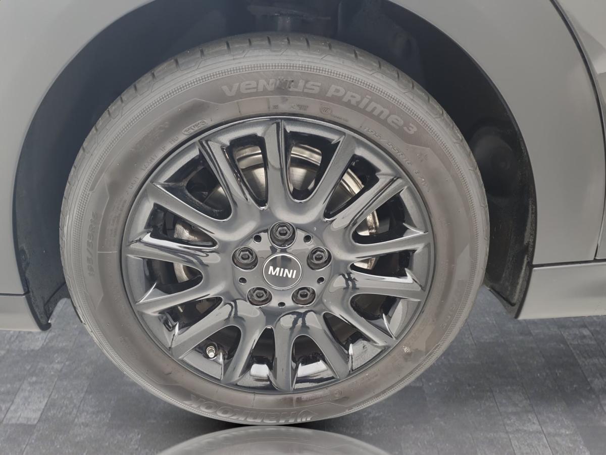 Originalaufnahme des Fahrzeugs Originalaufnahme des Fahrzeugs