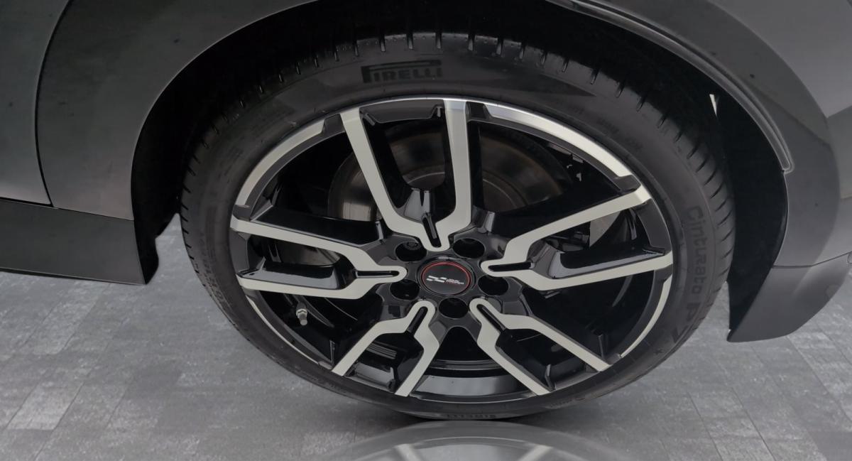 Originalaufnahme des Fahrzeugs Originalaufnahme des Fahrzeugs