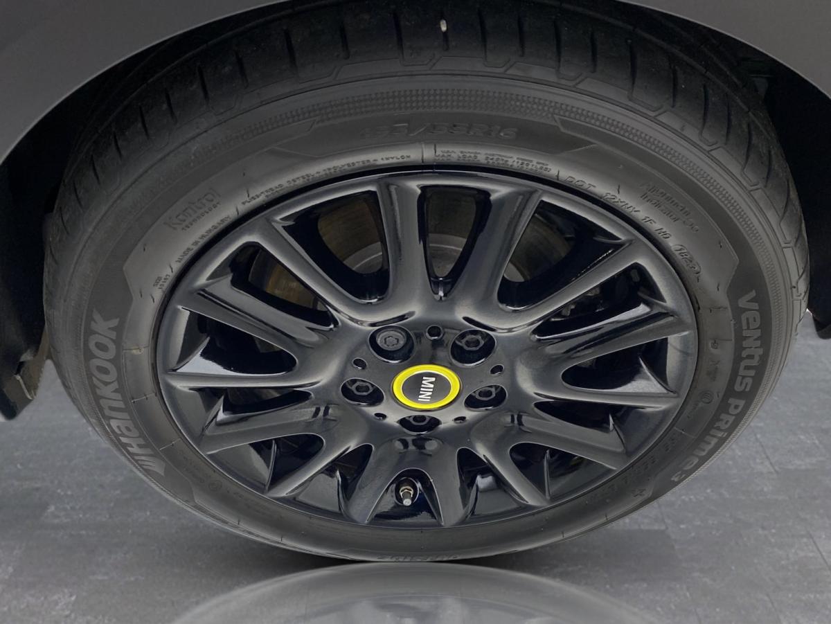 Originalaufnahme des Fahrzeugs Originalaufnahme des Fahrzeugs