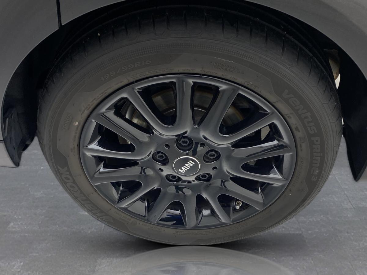 Originalaufnahme des Fahrzeugs Originalaufnahme des Fahrzeugs