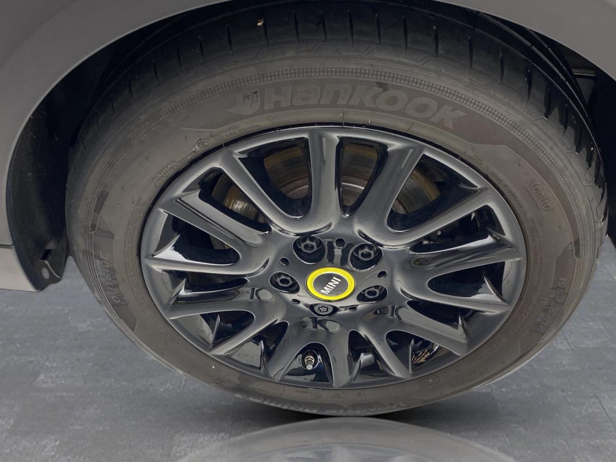 Originalaufnahme des Fahrzeugs Originalaufnahme des Fahrzeugs