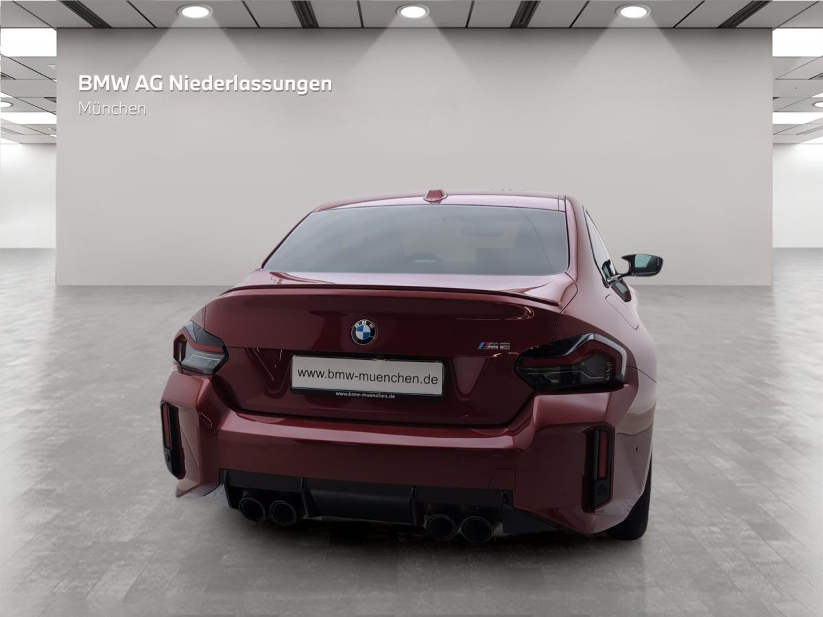 BMW M2 Coupe von hinten in Sonderlackierung