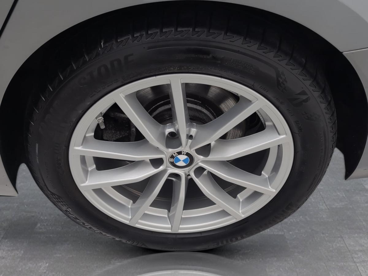 Originalaufnahme des Fahrzeugs Originalaufnahme des Fahrzeugs