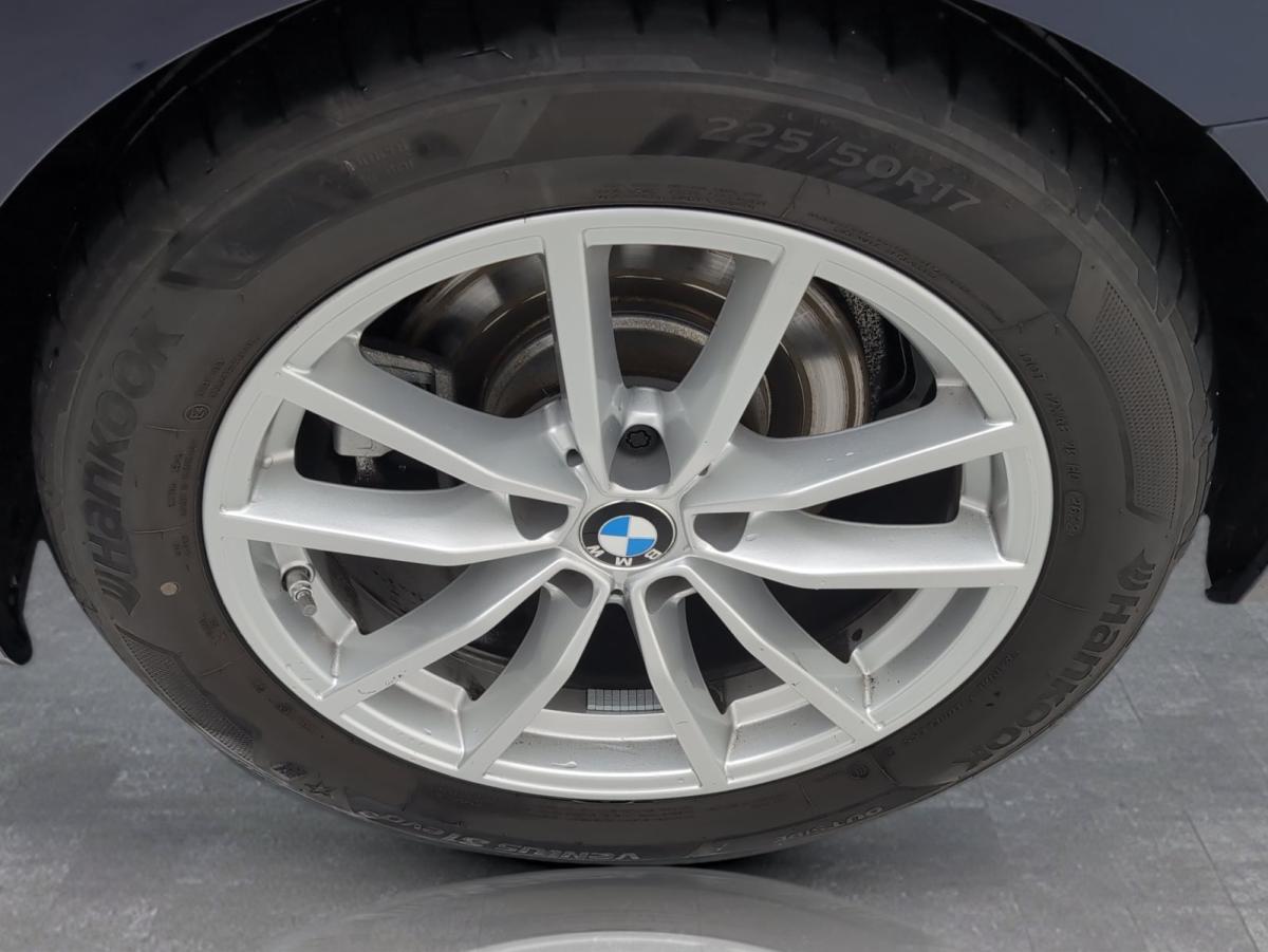 Originalaufnahme des Fahrzeugs Originalaufnahme des Fahrzeugs
