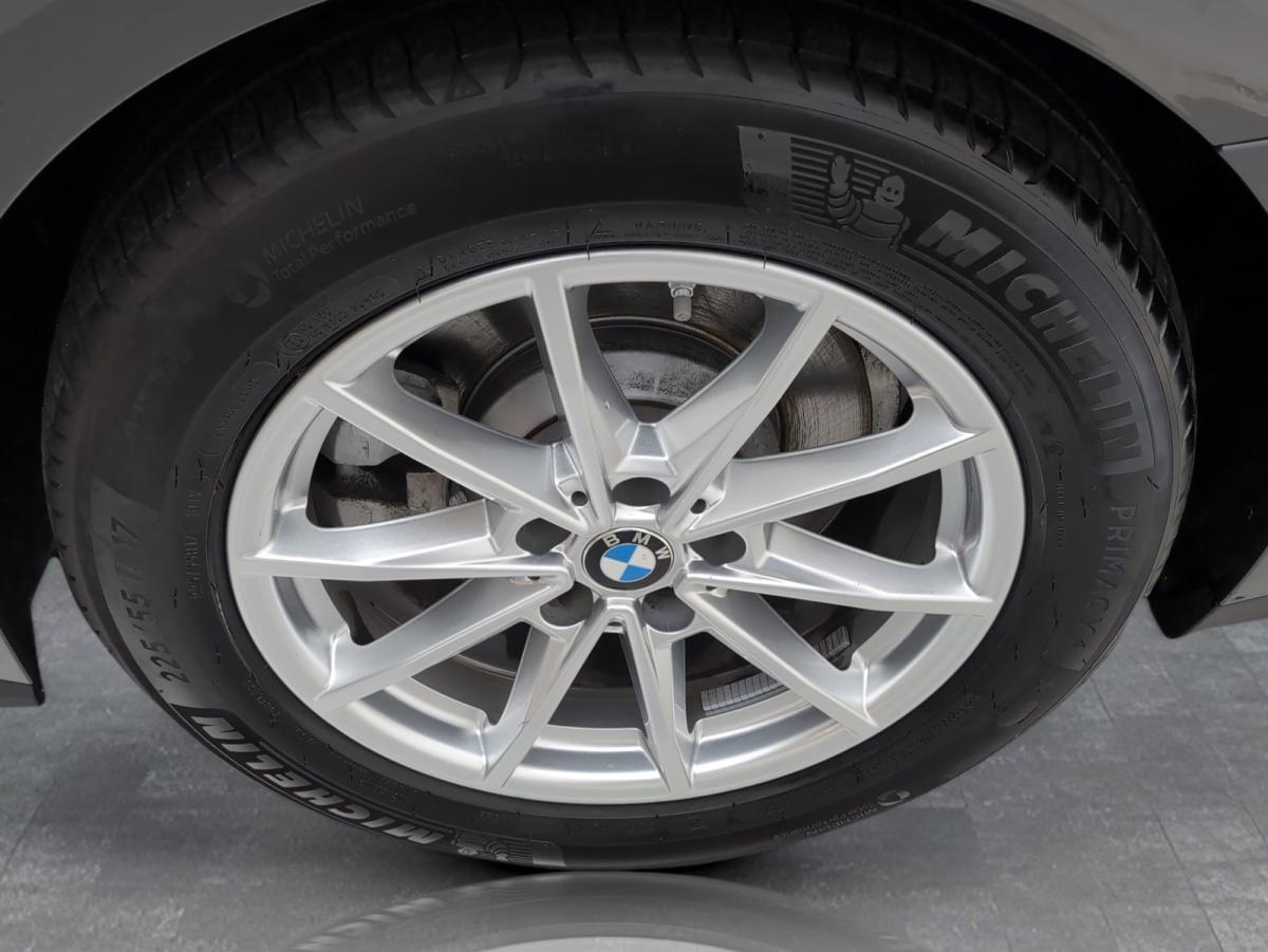 Originalaufnahme des Fahrzeugs Originalaufnahme des Fahrzeugs