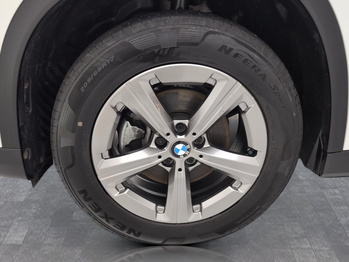 Originalaufnahme des Fahrzeugs Originalaufnahme des Fahrzeugs