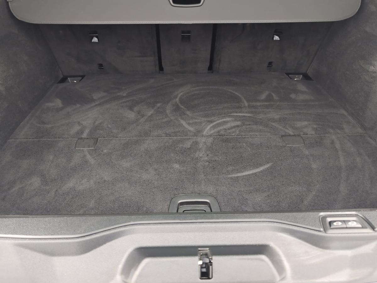 Originalaufnahme des Fahrzeugs Originalaufnahme des Fahrzeugs