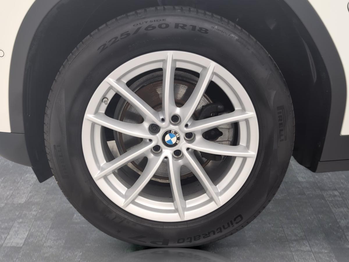 Originalaufnahme des Fahrzeugs Originalaufnahme des Fahrzeugs