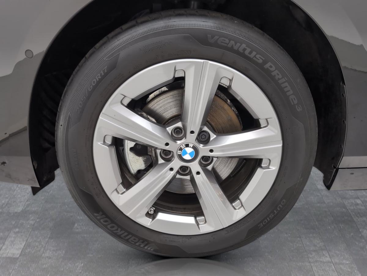 Originalaufnahme des Fahrzeugs Originalaufnahme des Fahrzeugs