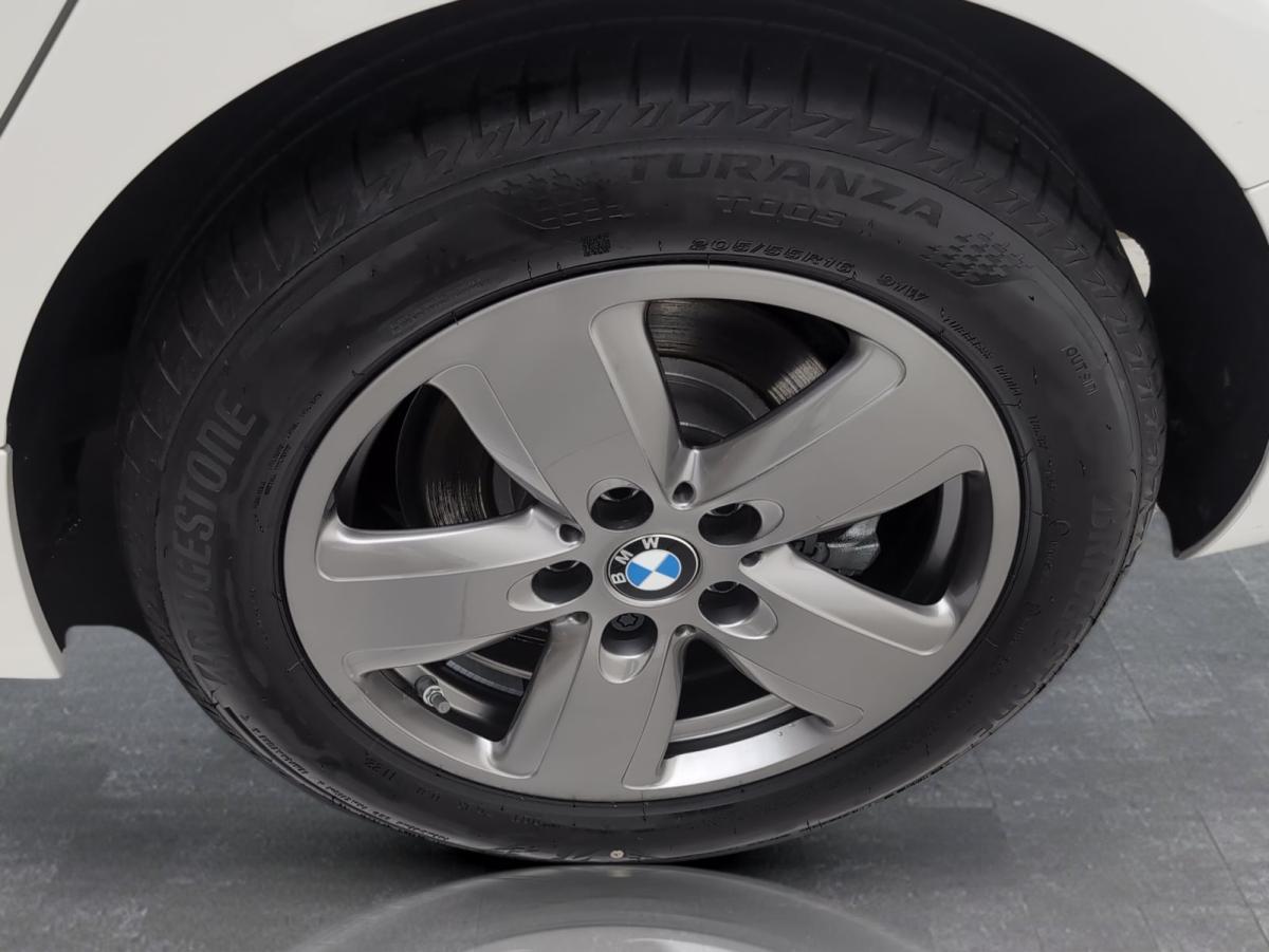 Originalaufnahme des Fahrzeugs Originalaufnahme des Fahrzeugs