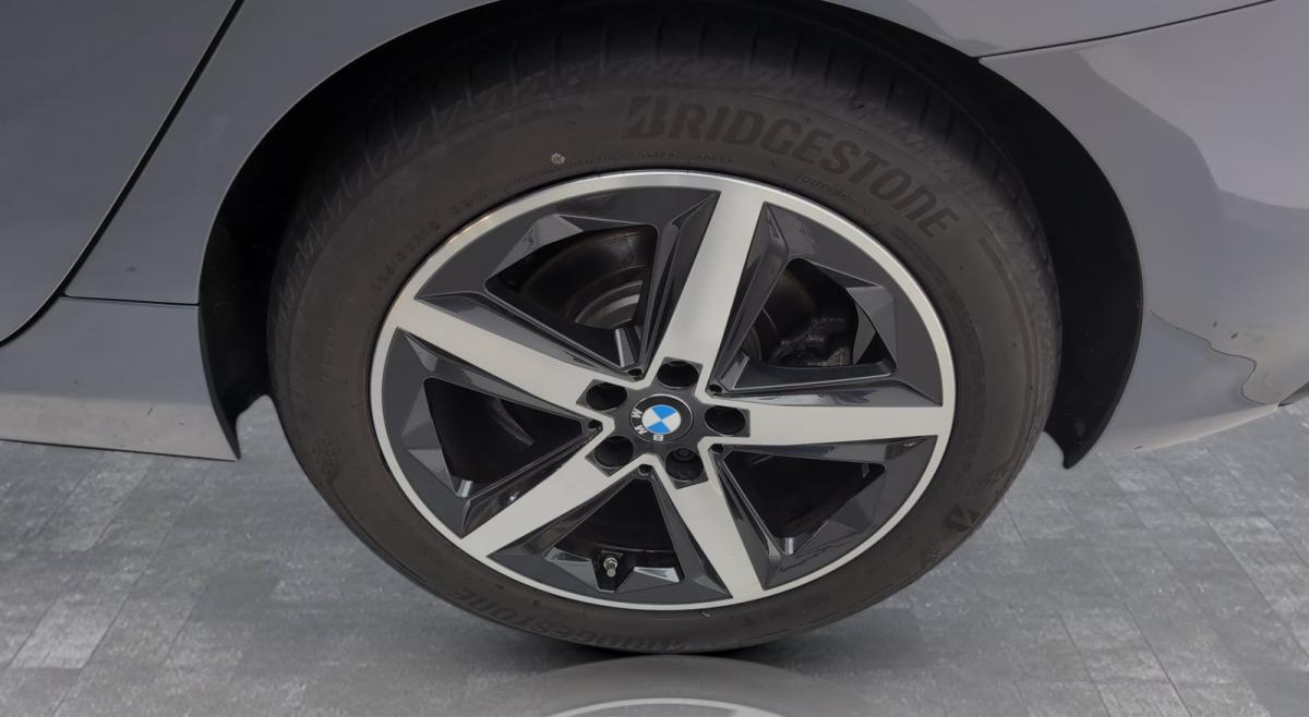 Originalaufnahme des Fahrzeugs Originalaufnahme des Fahrzeugs