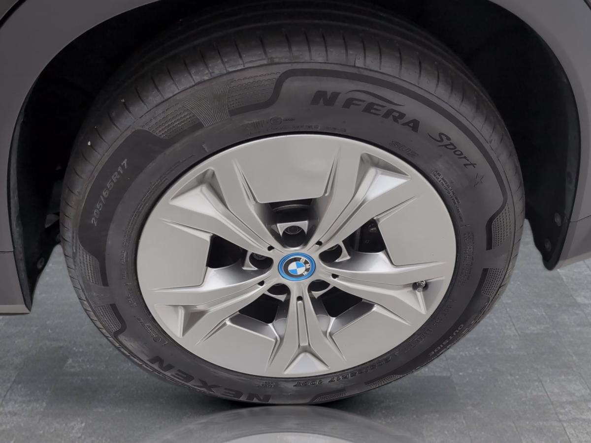 Originalaufnahme des Fahrzeugs Originalaufnahme des Fahrzeugs