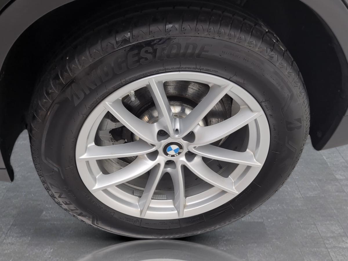 Originalaufnahme des Fahrzeugs Originalaufnahme des Fahrzeugs