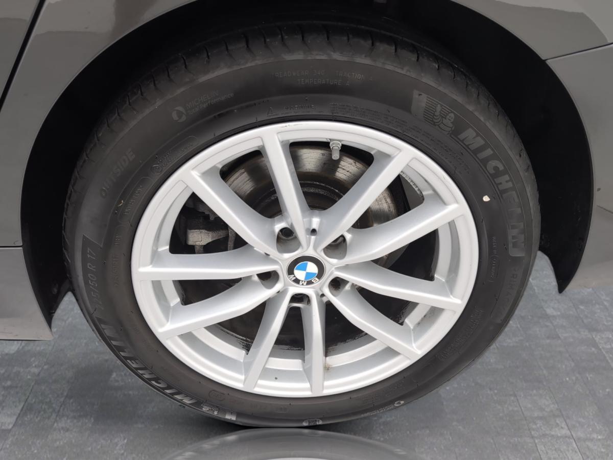 Originalaufnahme des Fahrzeugs Originalaufnahme des Fahrzeugs