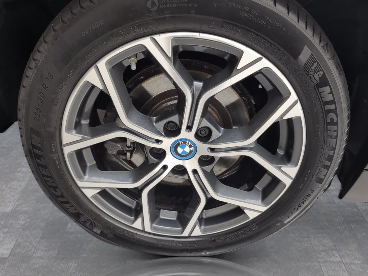 Originalaufnahme des Fahrzeugs Originalaufnahme des Fahrzeugs