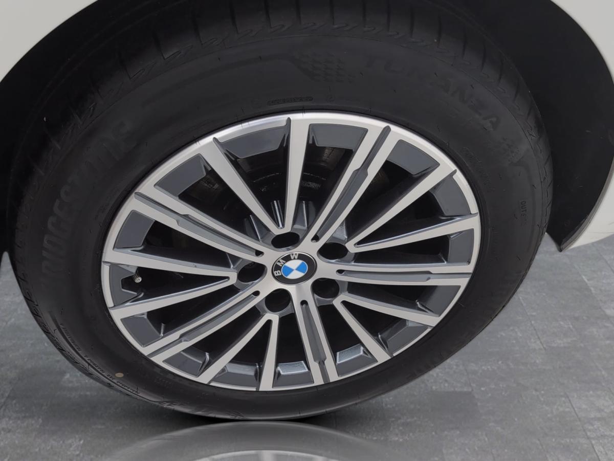 Originalaufnahme des Fahrzeugs Originalaufnahme des Fahrzeugs