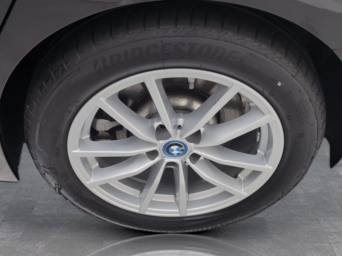 Originalaufnahme des Fahrzeugs Originalaufnahme des Fahrzeugs