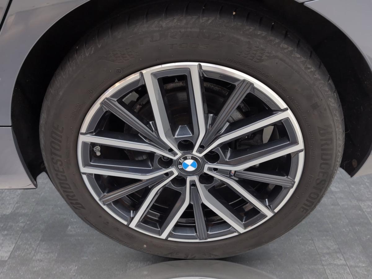 Originalaufnahme des Fahrzeugs Originalaufnahme des Fahrzeugs