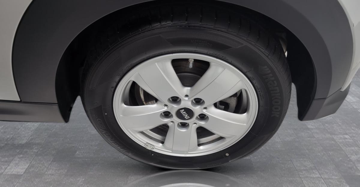 Originalaufnahme des Fahrzeugs Originalaufnahme des Fahrzeugs