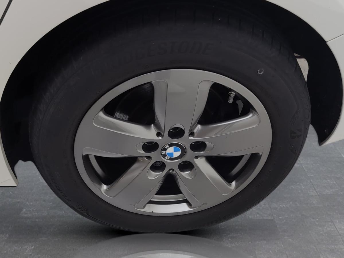 Originalaufnahme des Fahrzeugs Originalaufnahme des Fahrzeugs