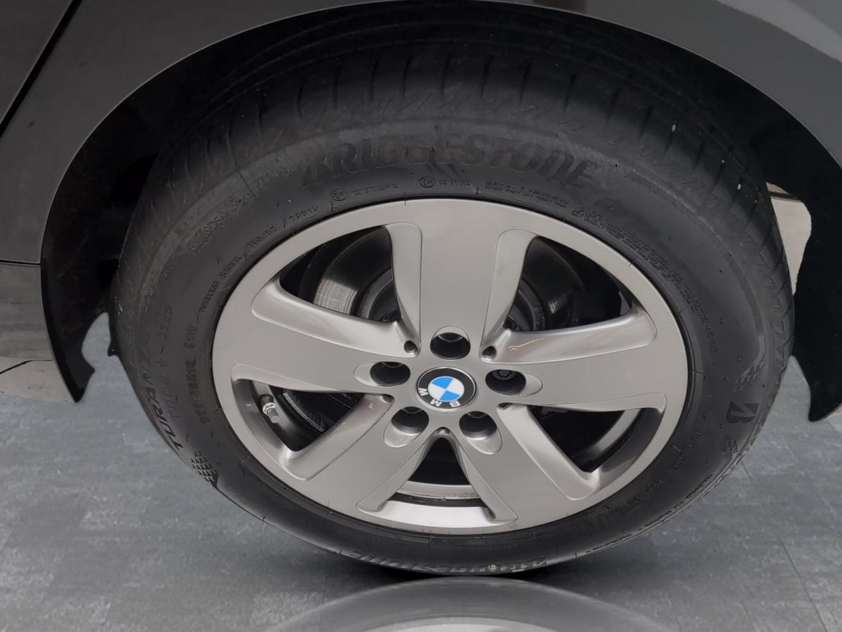 Originalaufnahme des Fahrzeugs Originalaufnahme des Fahrzeugs
