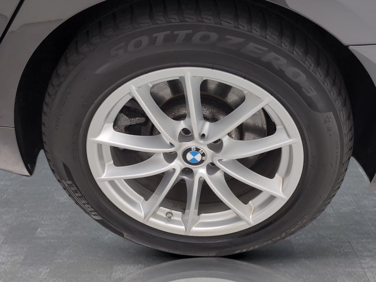 Originalaufnahme des Fahrzeugs Originalaufnahme des Fahrzeugs
