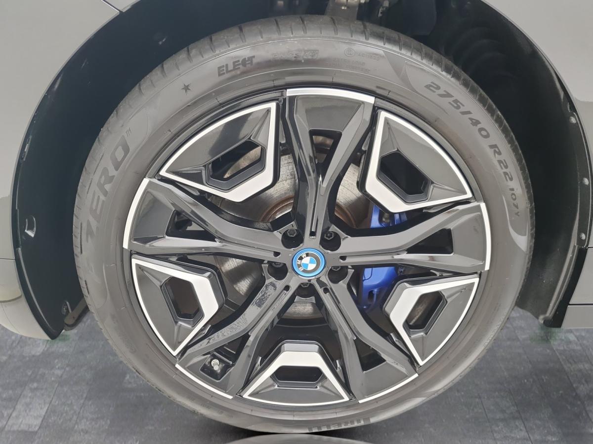 Originalaufnahme des Fahrzeugs Originalaufnahme des Fahrzeugs