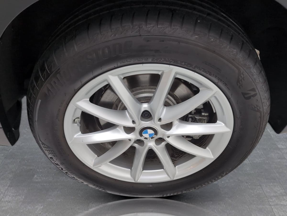 Originalaufnahme des Fahrzeugs Originalaufnahme des Fahrzeugs