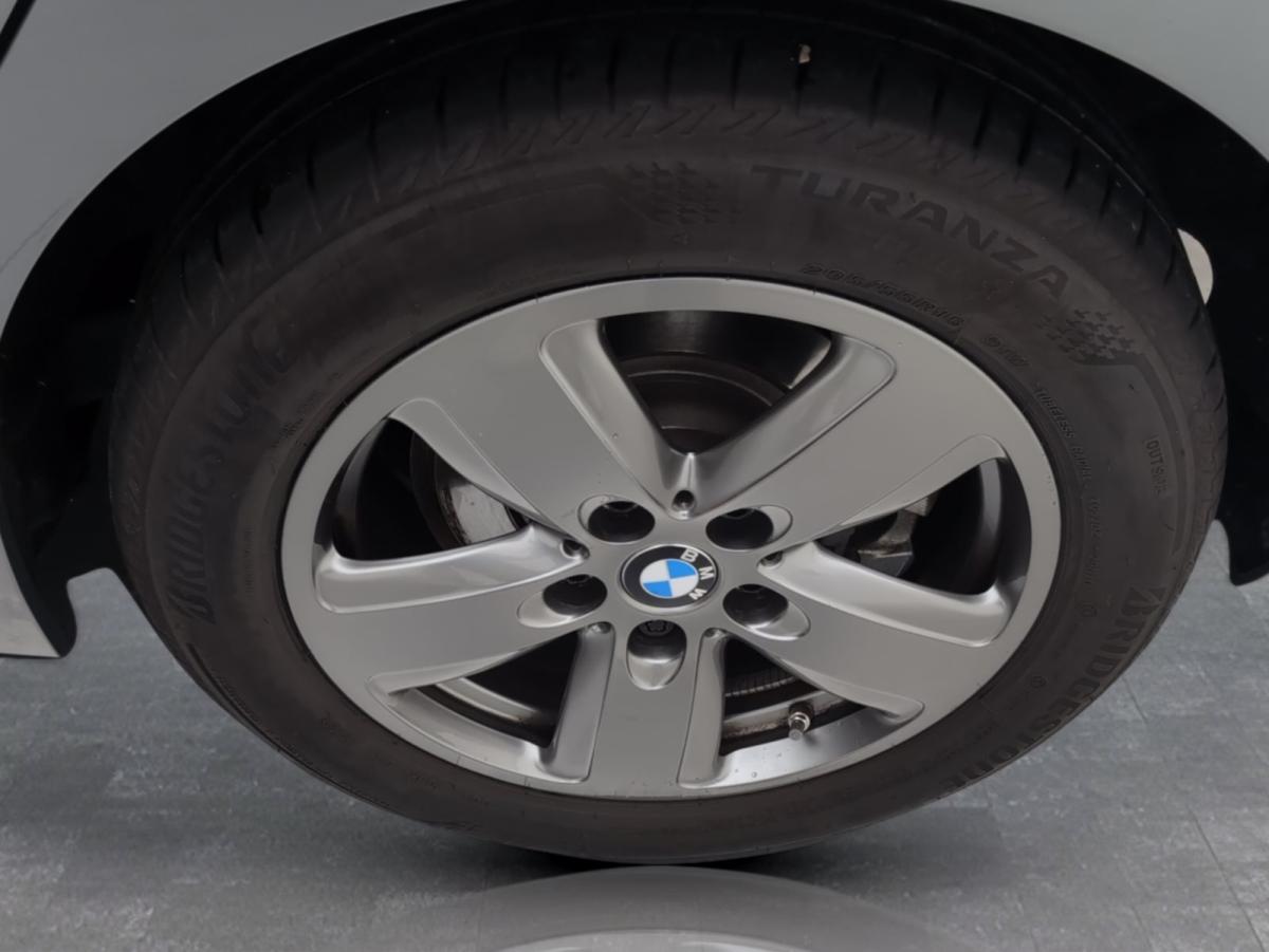 Originalaufnahme des Fahrzeugs Originalaufnahme des Fahrzeugs