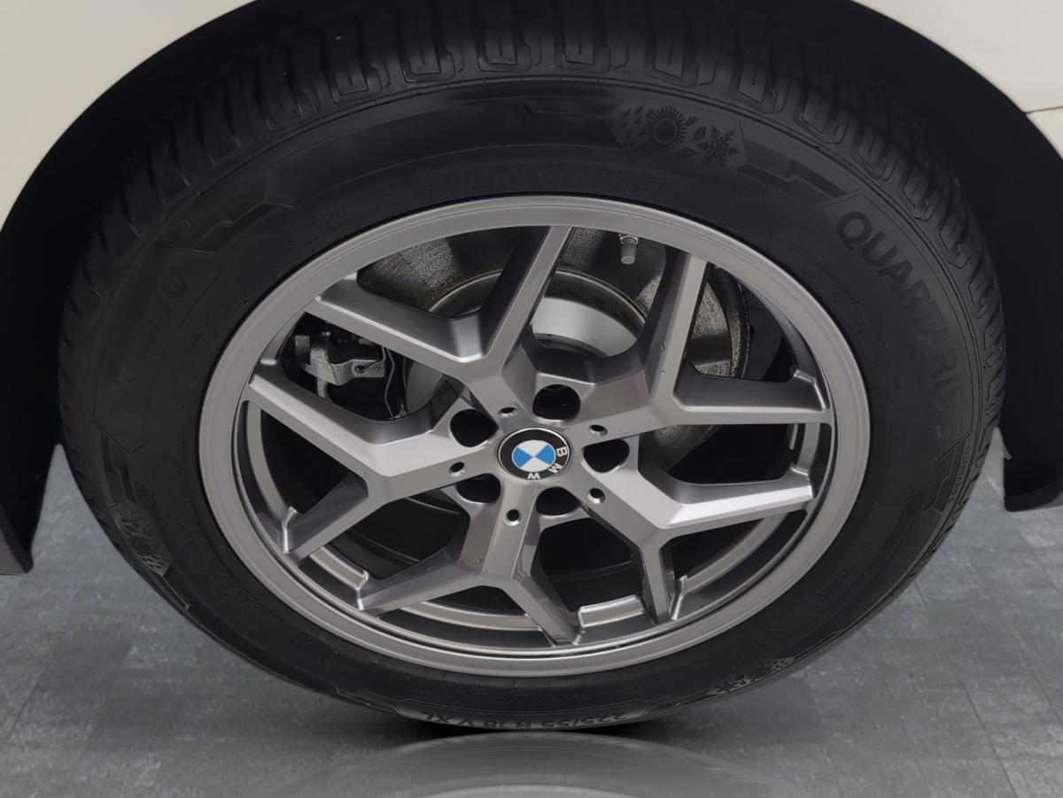 Originalaufnahme des Fahrzeugs Originalaufnahme des Fahrzeugs