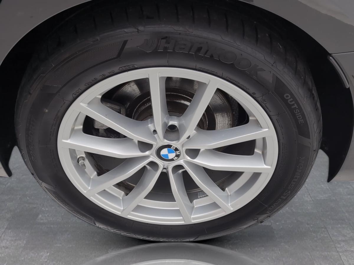 Originalaufnahme des Fahrzeugs Originalaufnahme des Fahrzeugs