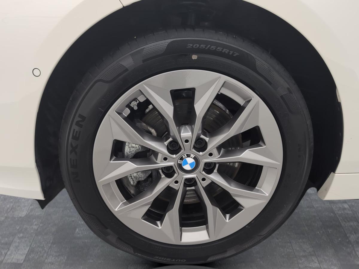 Originalaufnahme des Fahrzeugs Originalaufnahme des Fahrzeugs