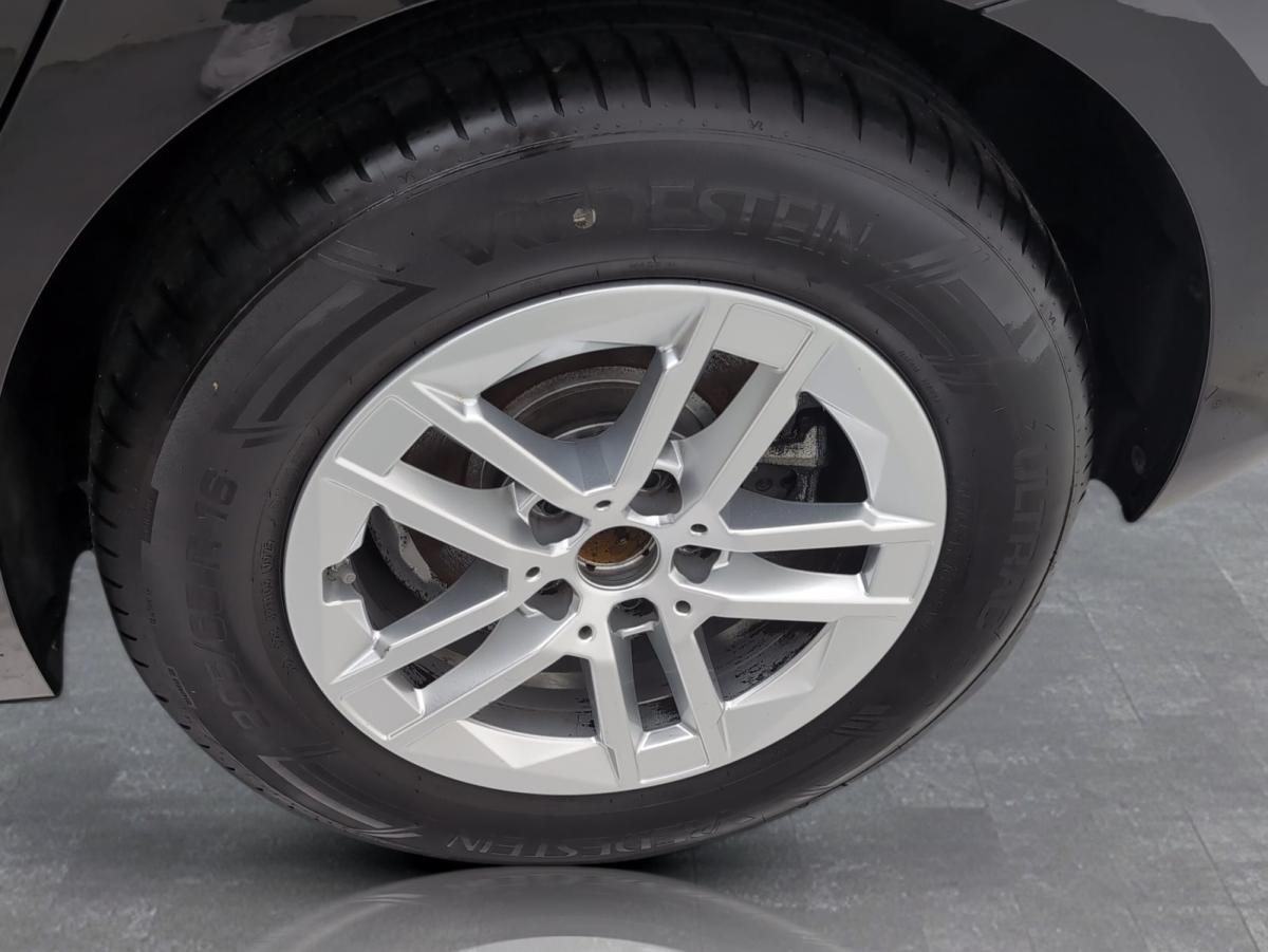Originalaufnahme des Fahrzeugs Originalaufnahme des Fahrzeugs