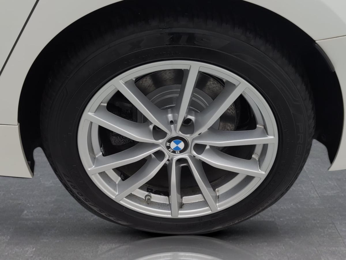 Originalaufnahme des Fahrzeugs Originalaufnahme des Fahrzeugs