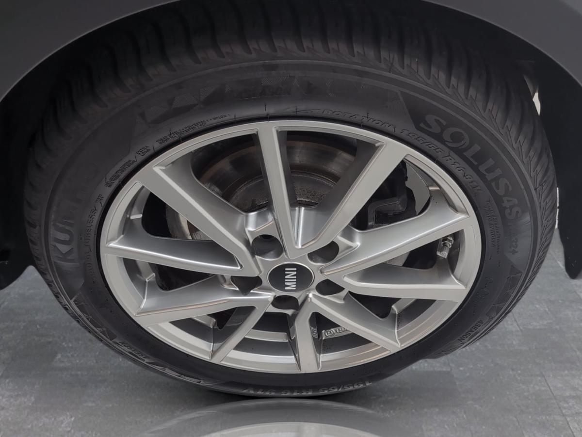 Originalaufnahme des Fahrzeugs Originalaufnahme des Fahrzeugs