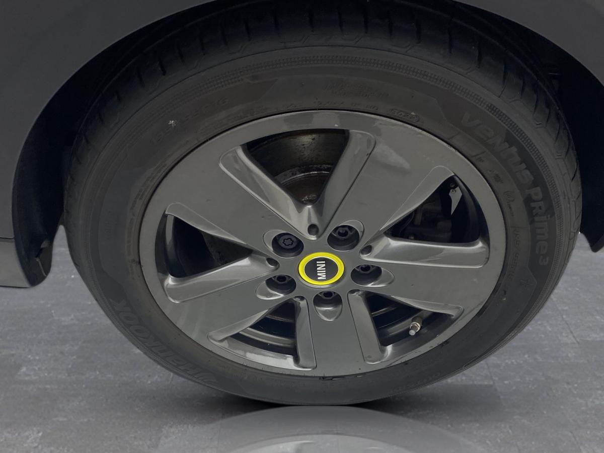 Originalaufnahme des Fahrzeugs Originalaufnahme des Fahrzeugs