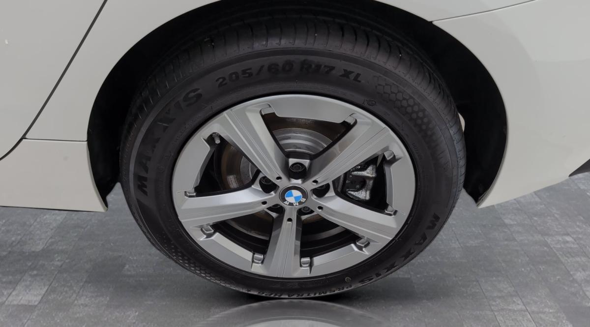 Originalaufnahme des Fahrzeugs Originalaufnahme des Fahrzeugs