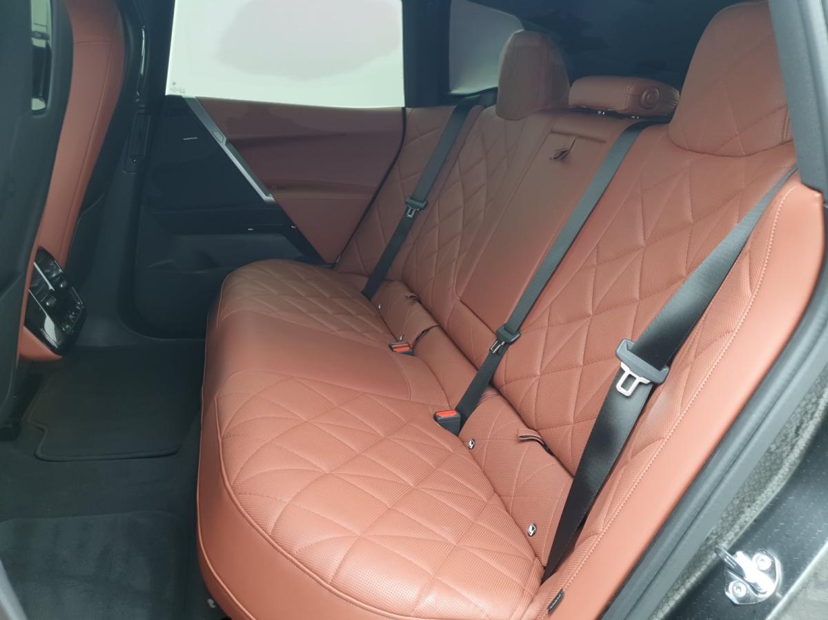 Originalaufnahme des Fahrzeugs Originalaufnahme des Fahrzeugs