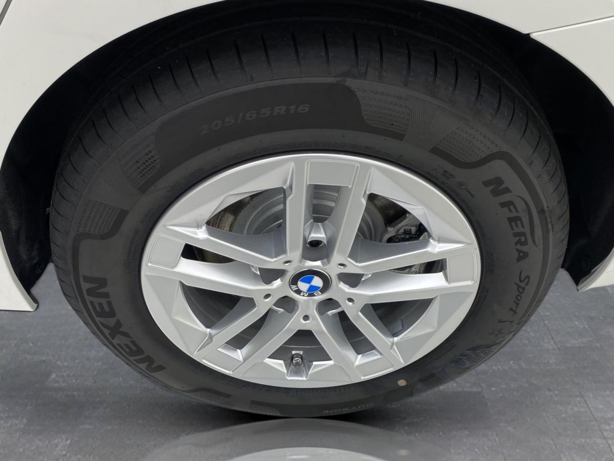 Originalaufnahme des Fahrzeugs Originalaufnahme des Fahrzeugs