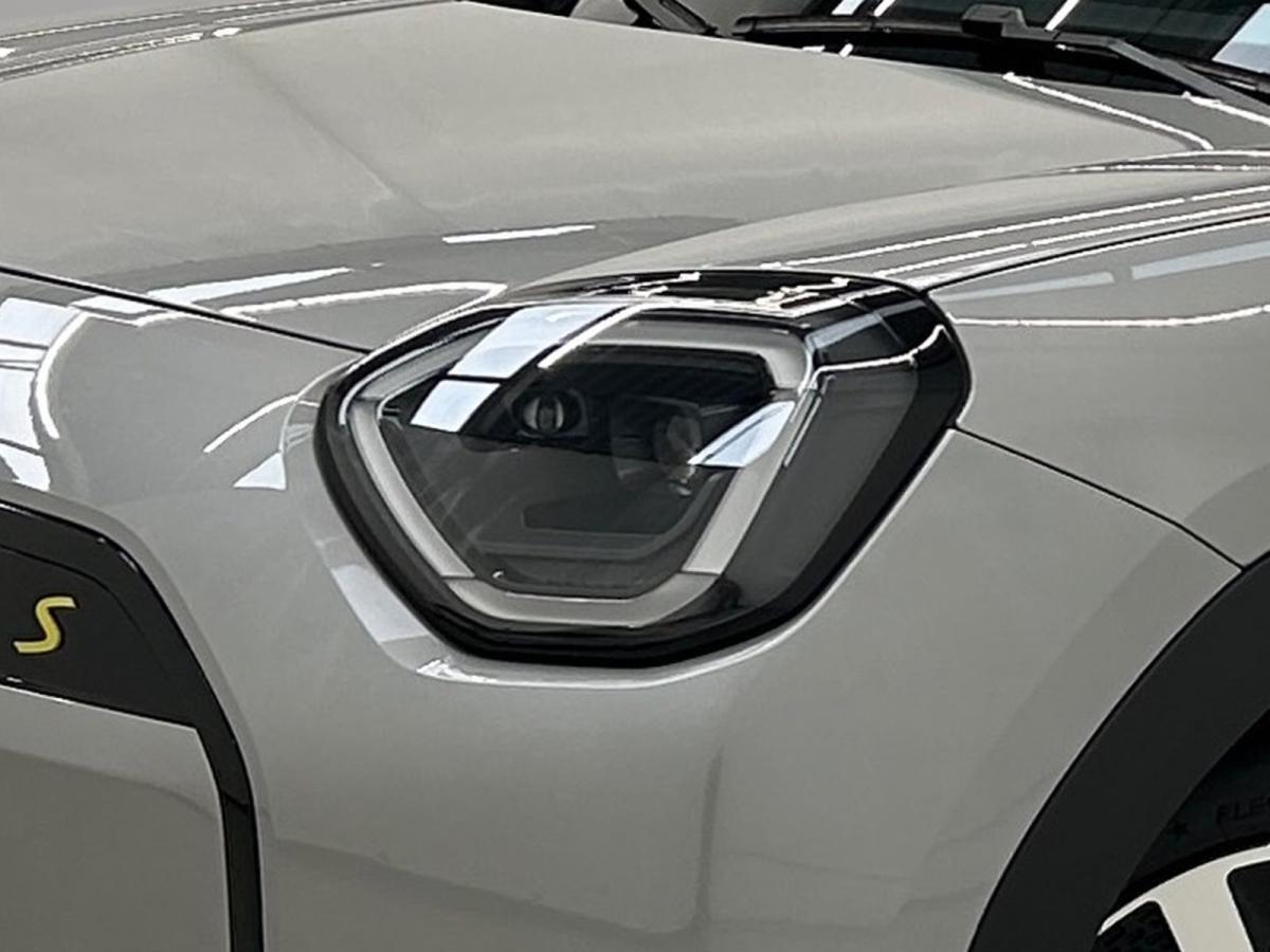 Originalaufnahme des Fahrzeugs Originalaufnahme des Fahrzeugs