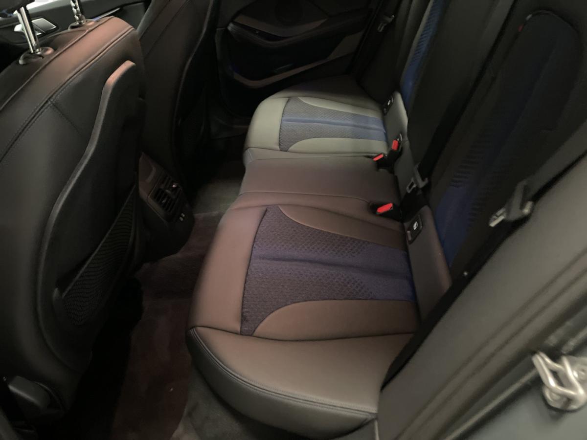 Originalaufnahme des Fahrzeugs Originalaufnahme des Fahrzeugs