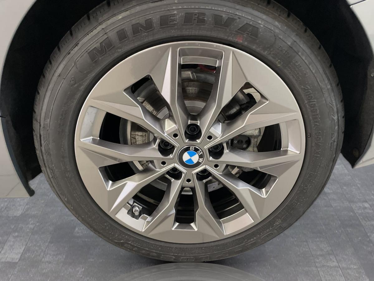 Originalaufnahme des Fahrzeugs Originalaufnahme des Fahrzeugs