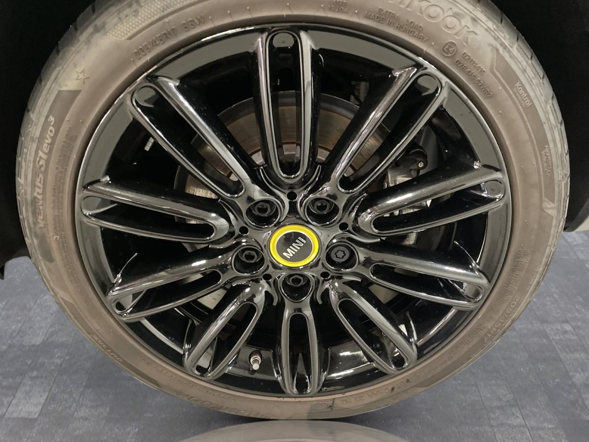 Originalaufnahme des Fahrzeugs Originalaufnahme des Fahrzeugs