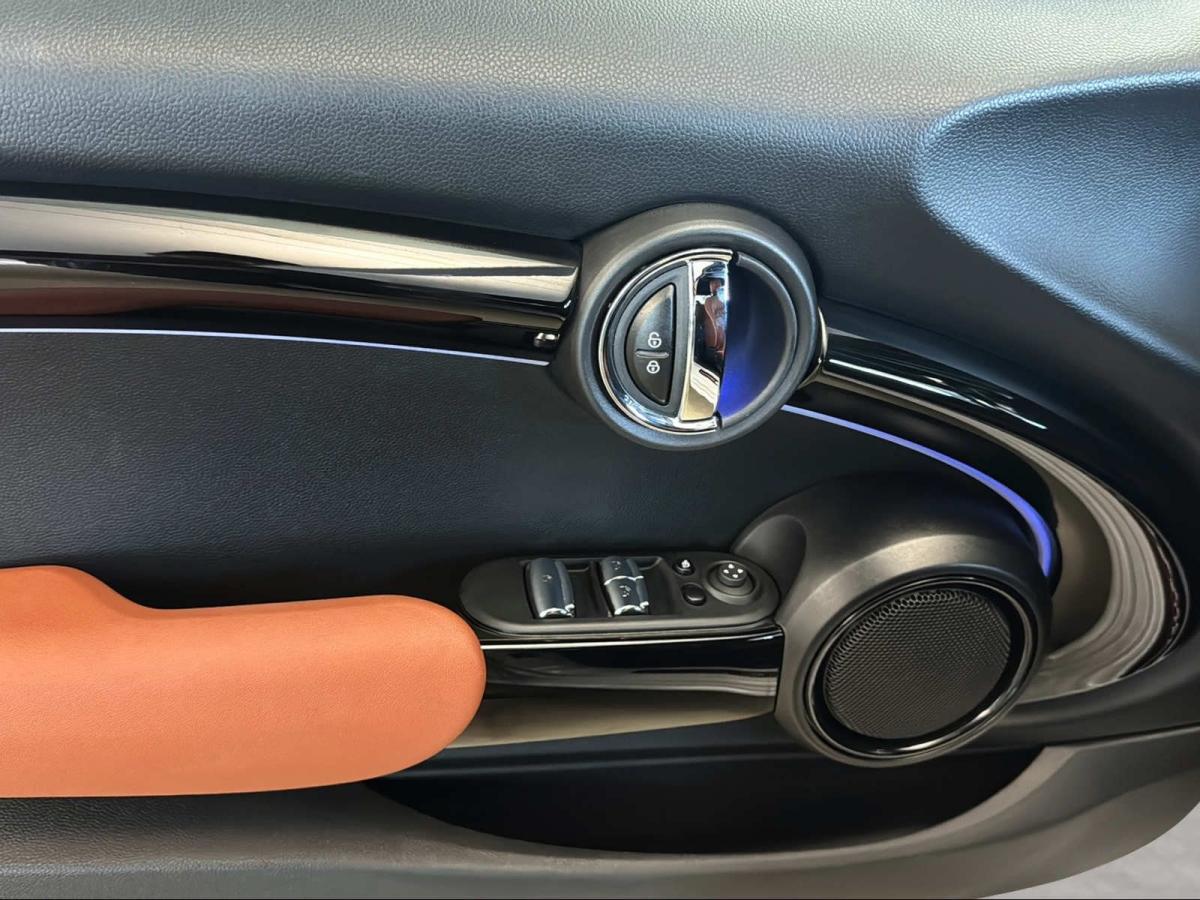 Originalaufnahme des Fahrzeugs Originalaufnahme des Fahrzeugs