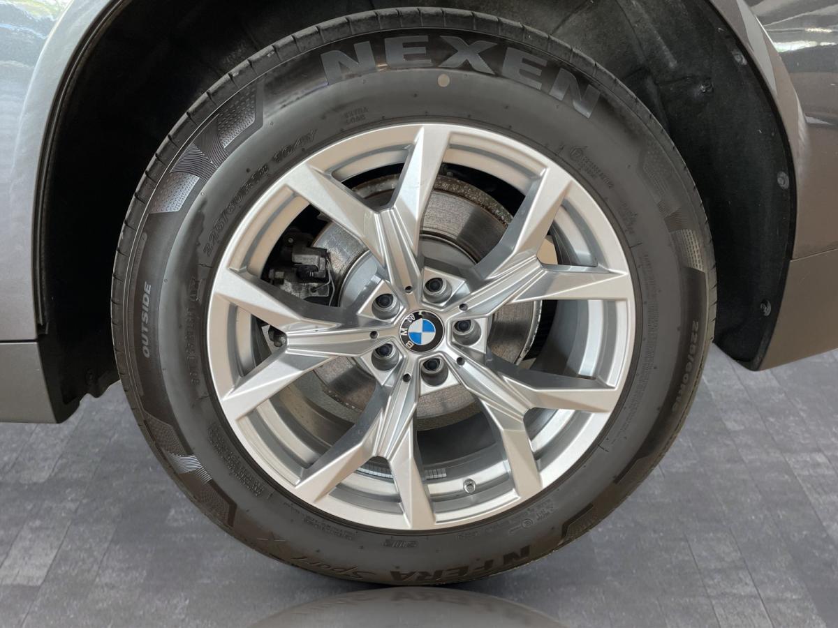 Originalaufnahme des Fahrzeugs Originalaufnahme des Fahrzeugs