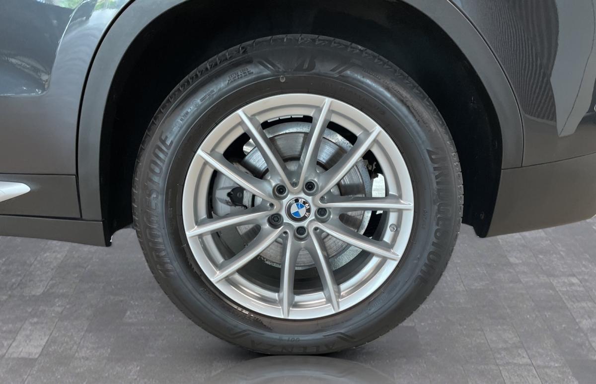 Originalaufnahme des Fahrzeugs Originalaufnahme des Fahrzeugs