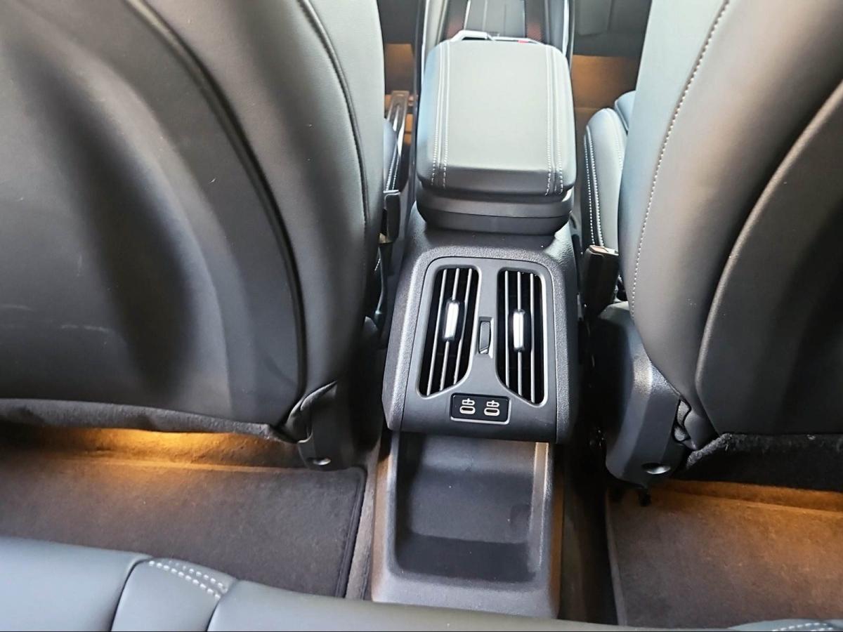 Originalaufnahme des Fahrzeugs Originalaufnahme des Fahrzeugs