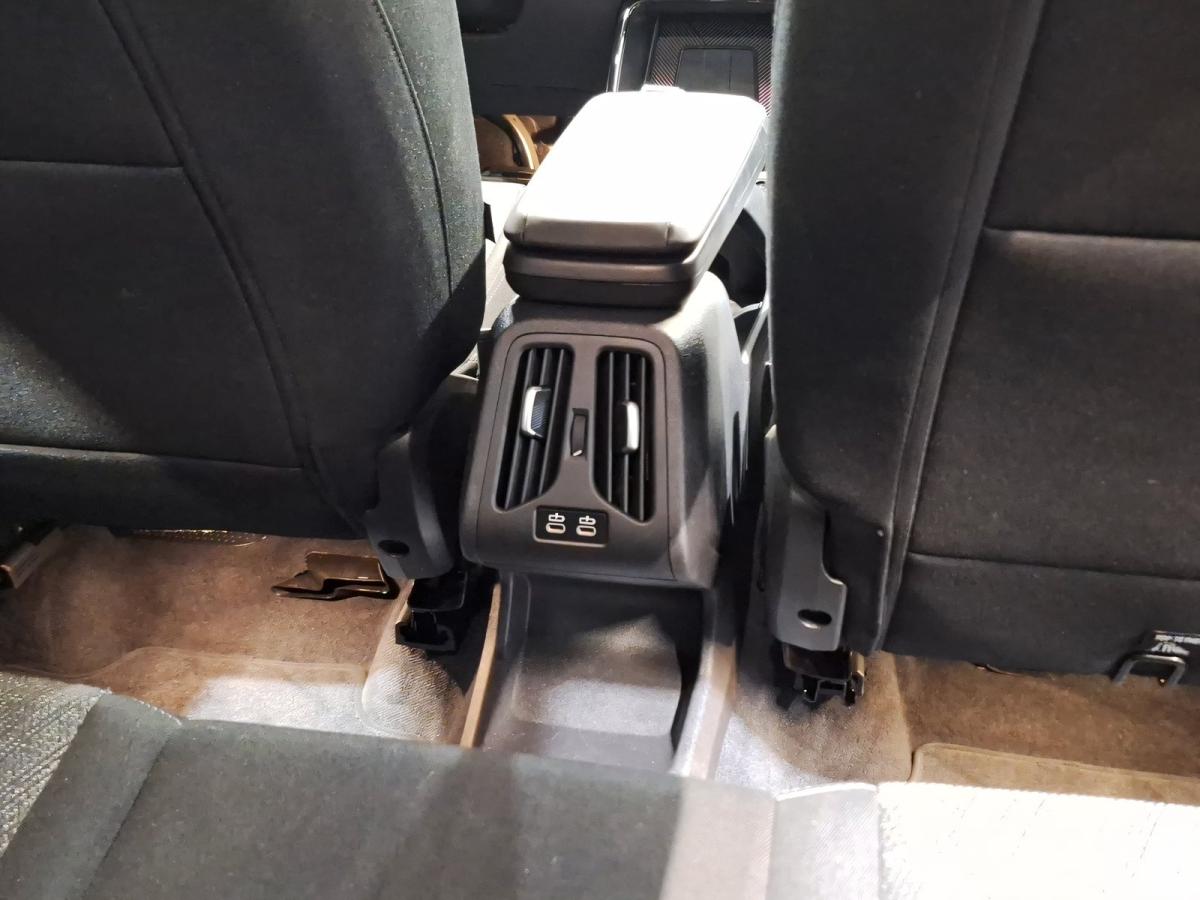 Originalaufnahme des Fahrzeugs Originalaufnahme des Fahrzeugs